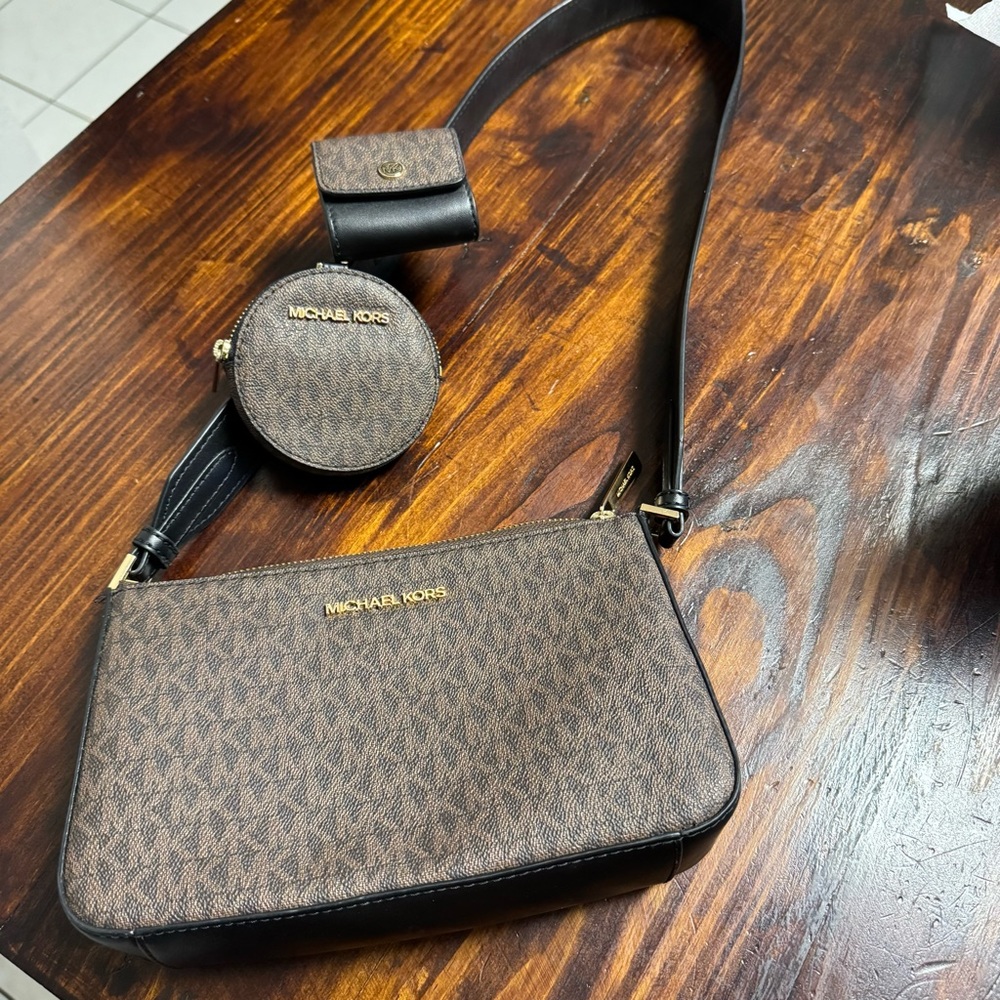 Michael Kors Signature Brown Crossbody Set